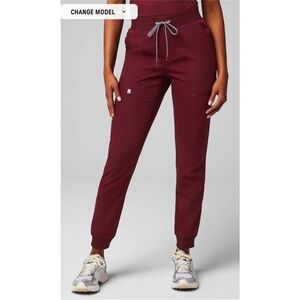 Fabletics On Call Scrub Jogger Wine
Womens Small RN Medical Pants
